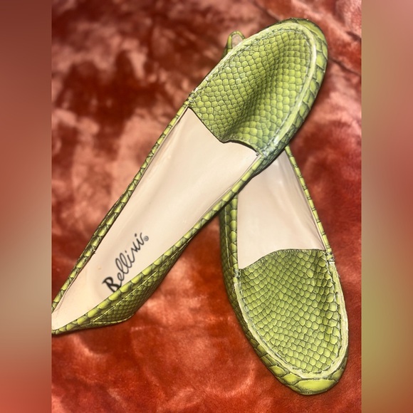 •Slithering Through• Lime Snakeskin Print Loafers NWOB - Picture 1 of 4